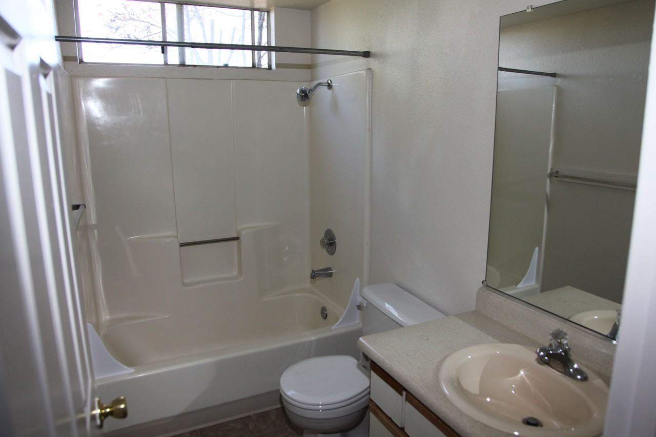 2902 Redwood Pkwy #26 - Photo 6 of 11