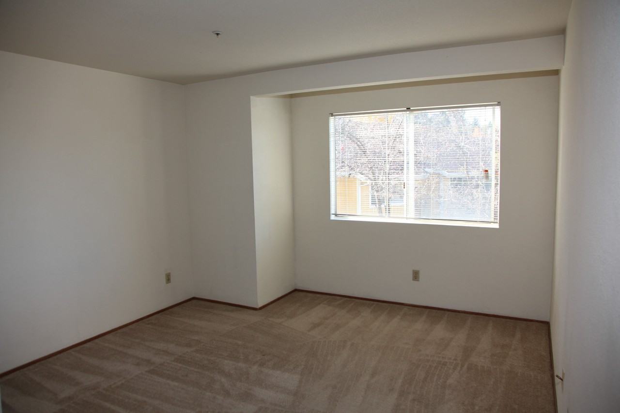 2902 Redwood Pkwy #26 - Photo 7 of 11