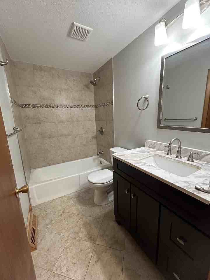 2 Lord Ter - Photo 4 of 4