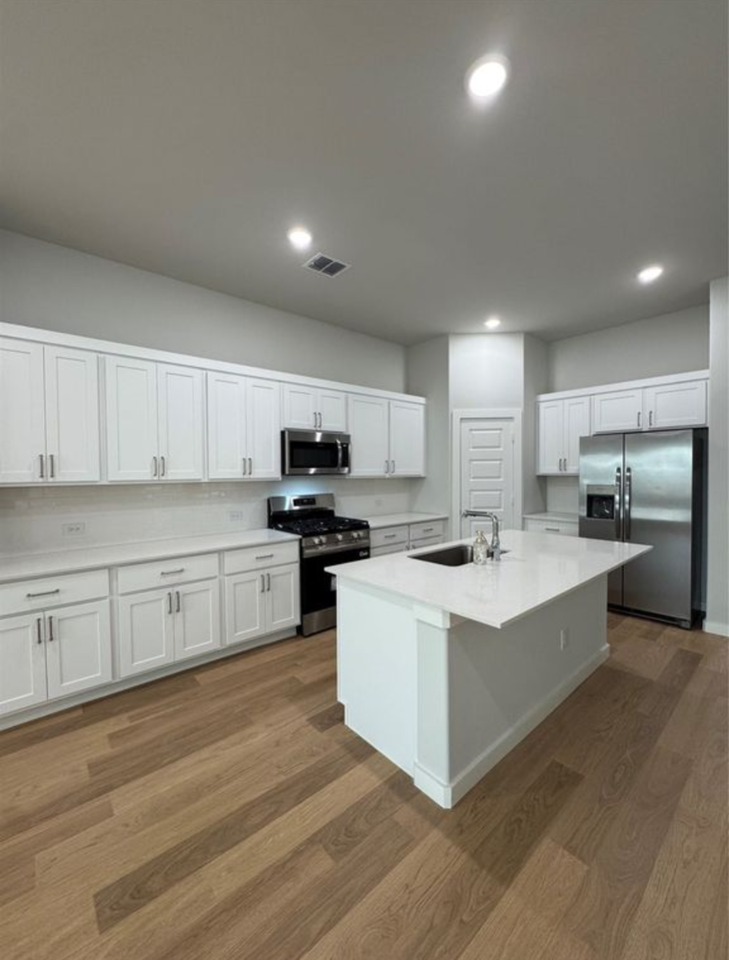 421 Bertney Dr #NA - Photo 4 of 15