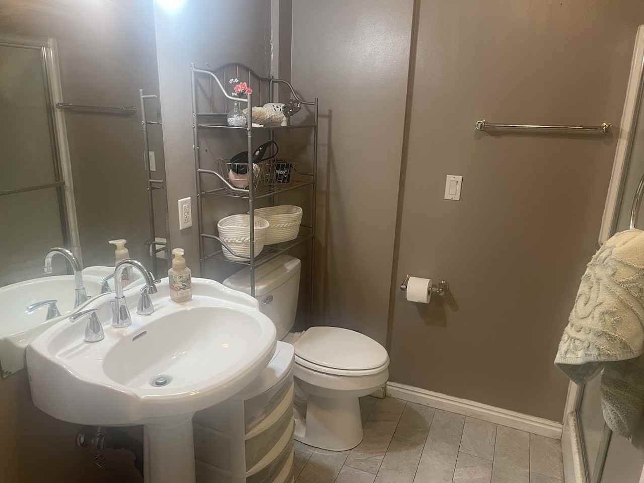 758 E New England Dr #NA - Photo 6 of 24