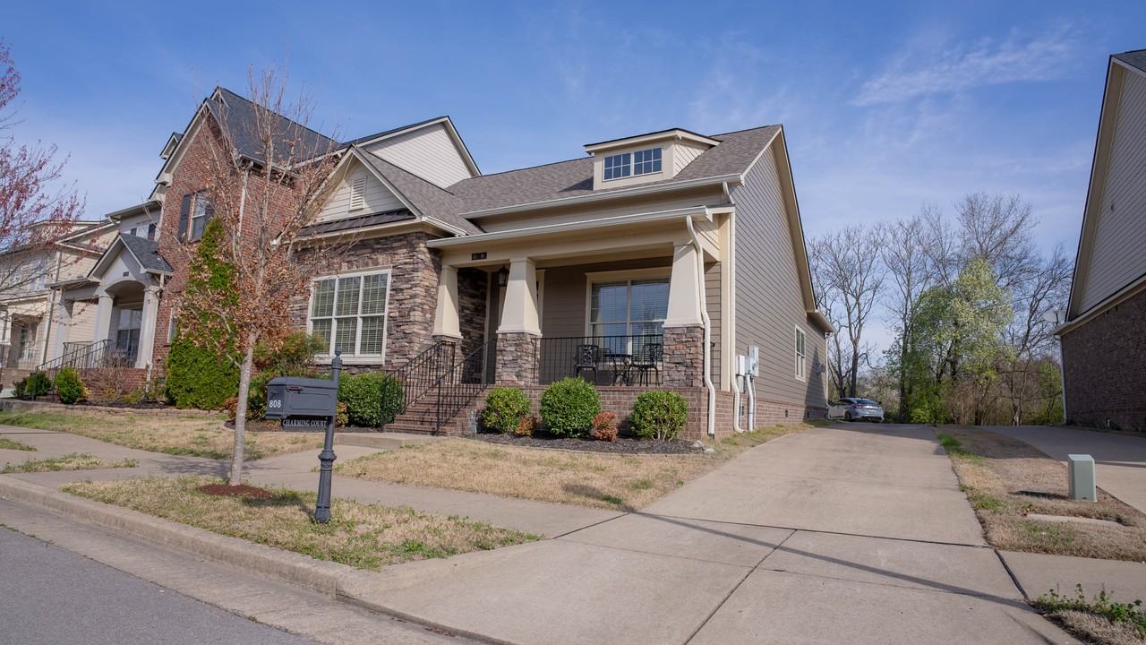 808 Charming Ct #NA - Photo 3 of 26