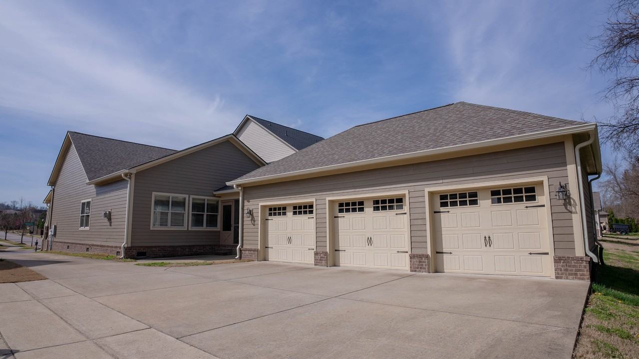 808 Charming Ct #NA - Photo 5 of 26