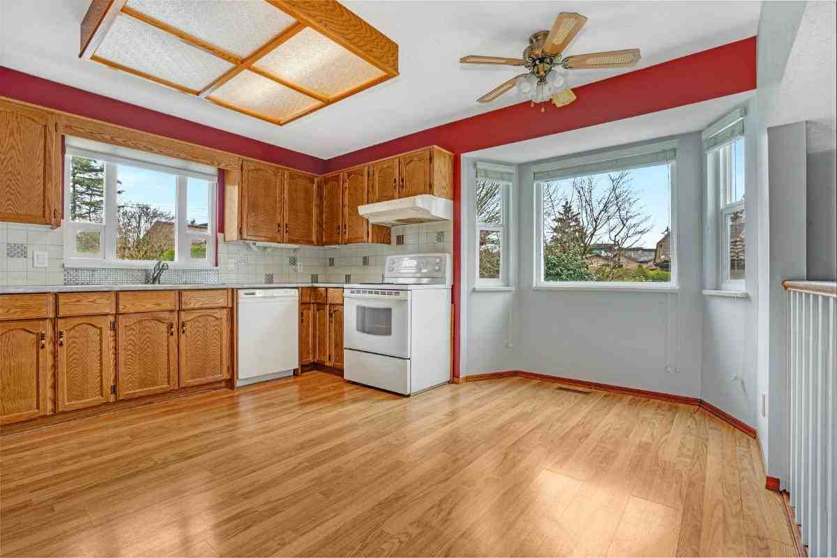 825 Signal Court - Photo 2 of 22