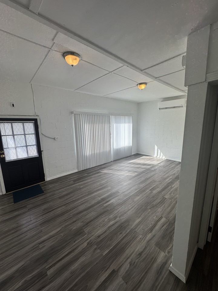 536 W Main St #1 - Photo 2 of 11