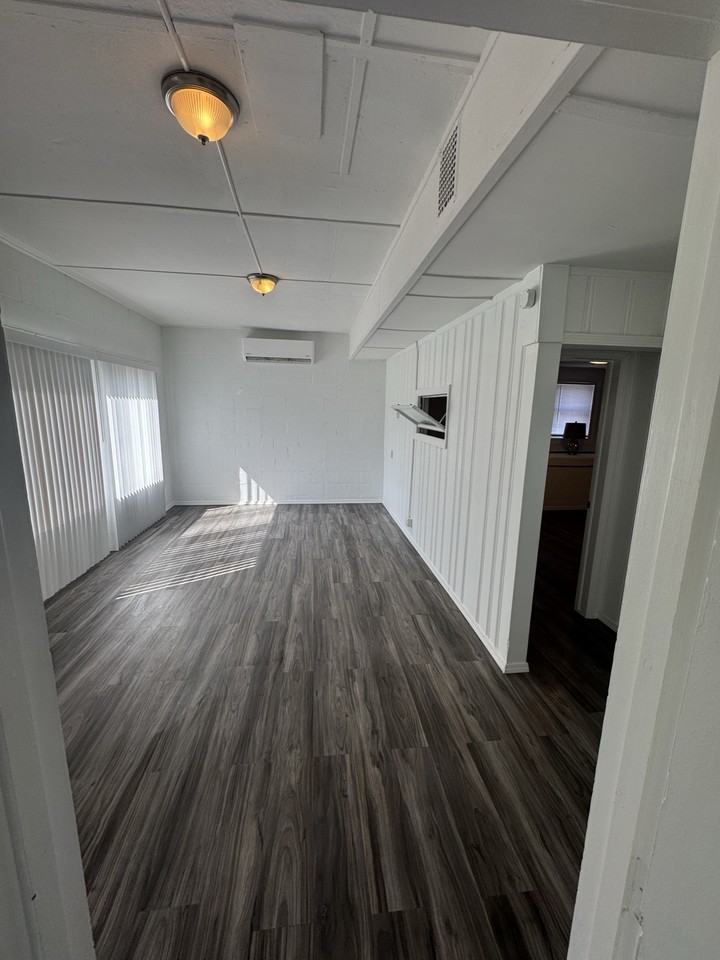 536 W Main St #1 - Photo 3 of 11