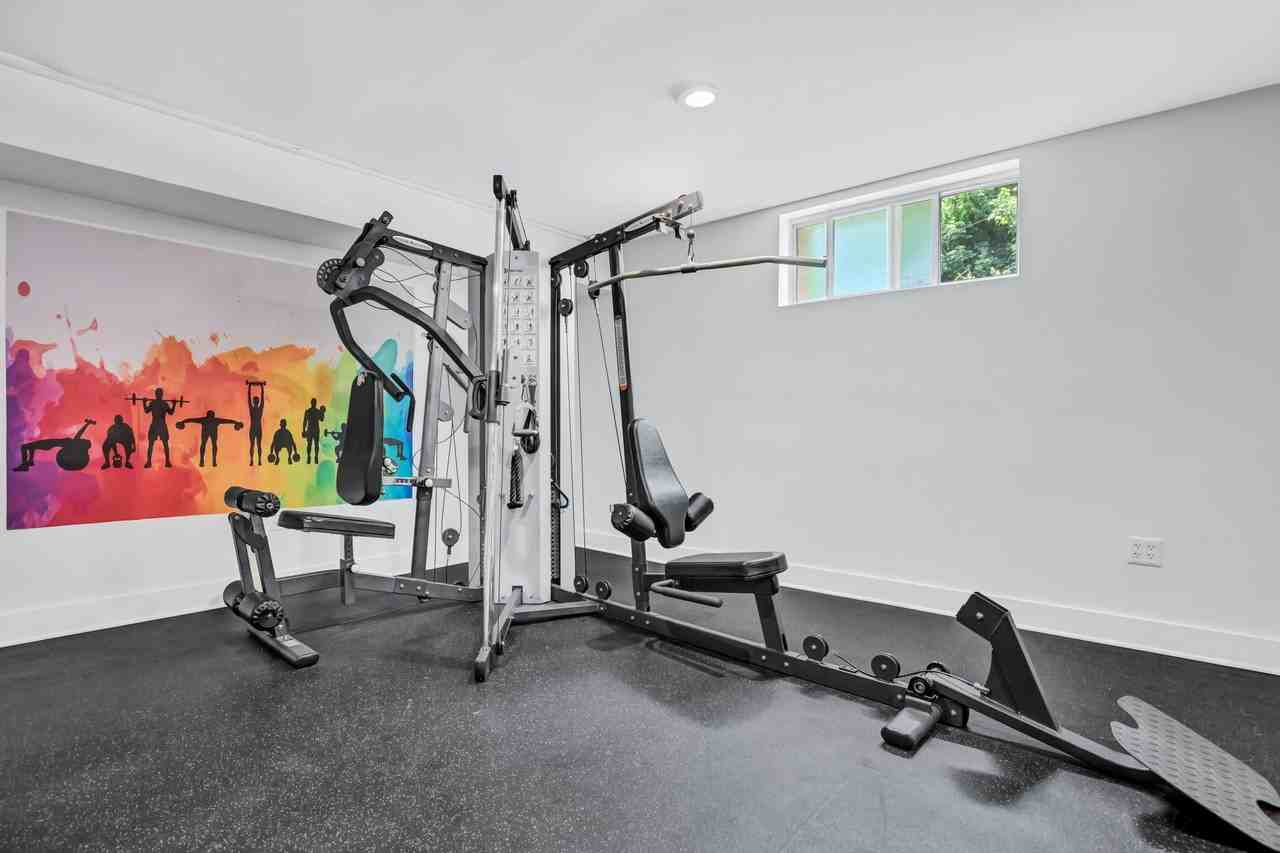 955 South Columbus Street #512 - Photo 7 of 8