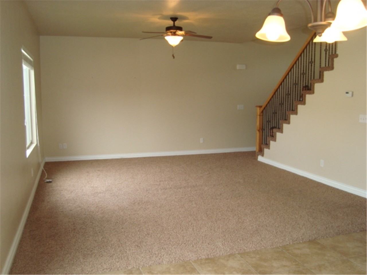 2493 N Cypress Way - Photo 4 of 7