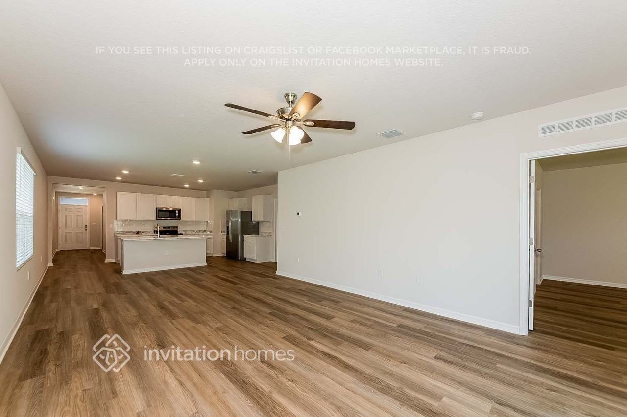 7908 Majestic Palms Ct - Photo 4 of 21