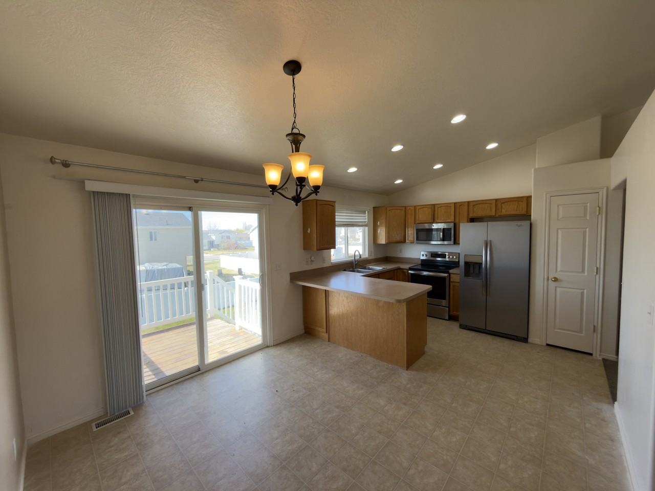 2288 Sw - Photo 4 of 15