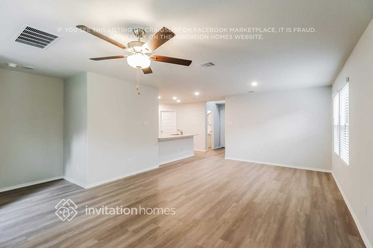 5703 Daphne Dr - Photo 7 of 24