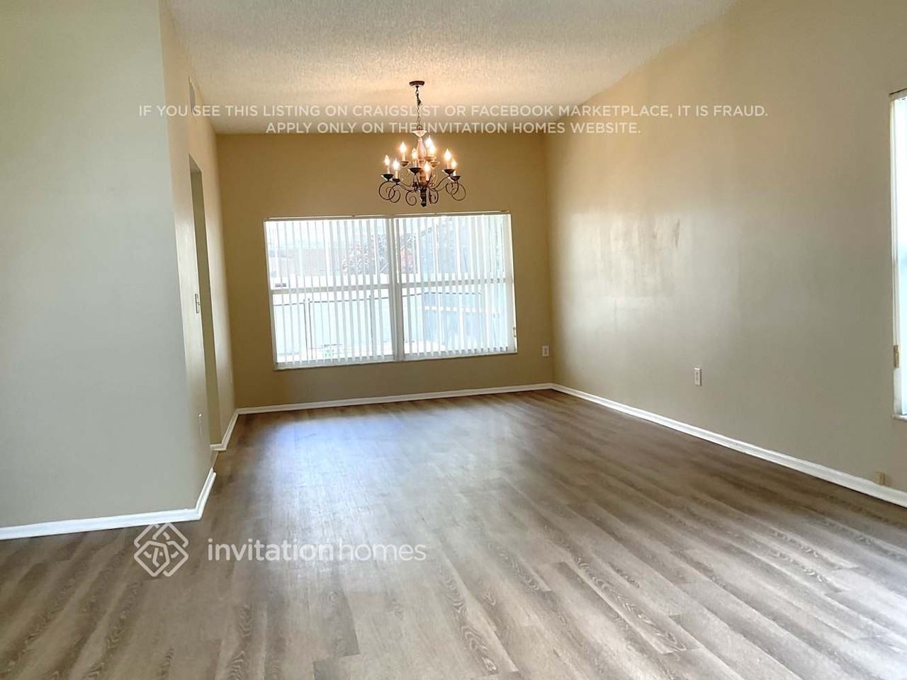 11320 Georgetown Cir - Photo 3 of 14