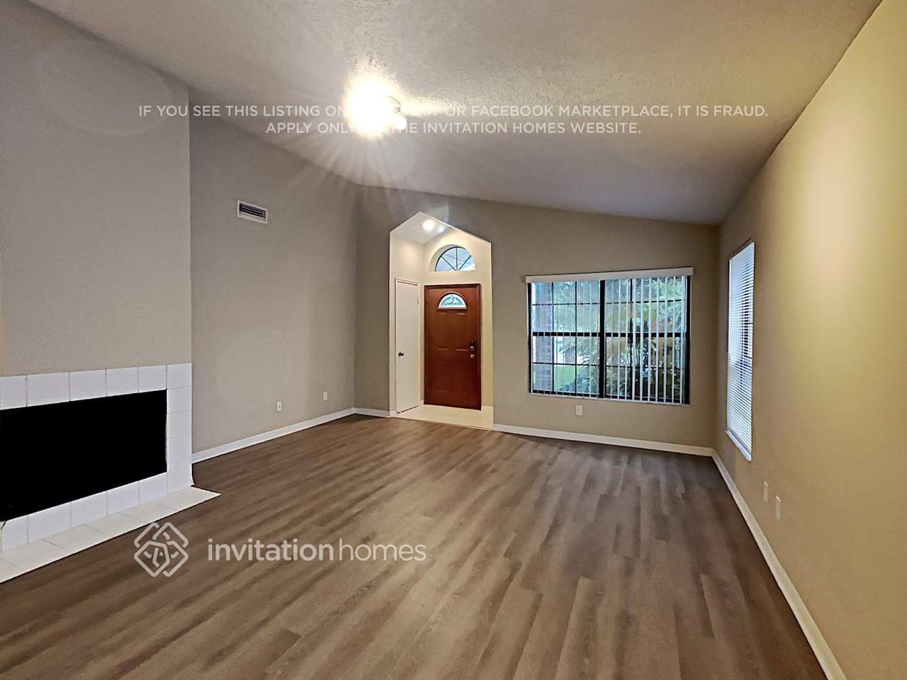 1453 Hyde Park Dr - Photo 3 of 16