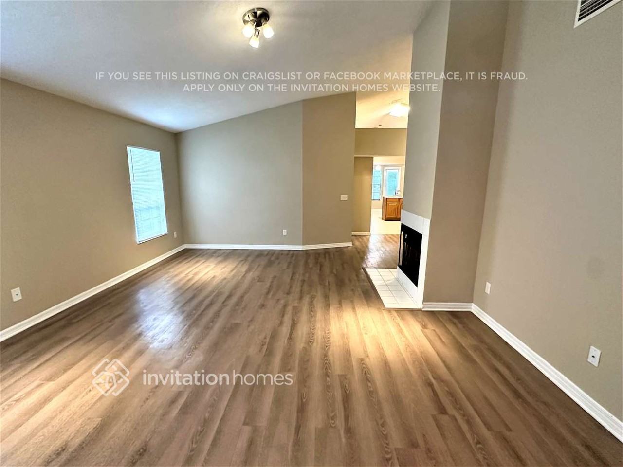 1453 Hyde Park Dr - Photo 4 of 16