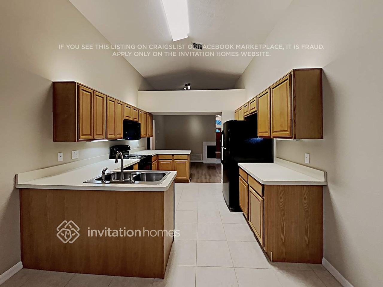 1453 Hyde Park Dr - Photo 6 of 16