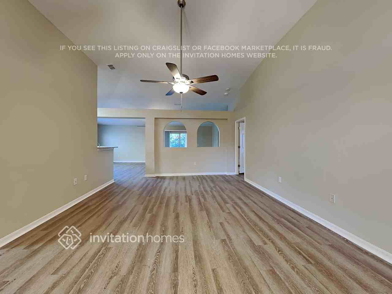 2470 Brookshire Cir - Photo 3 of 24