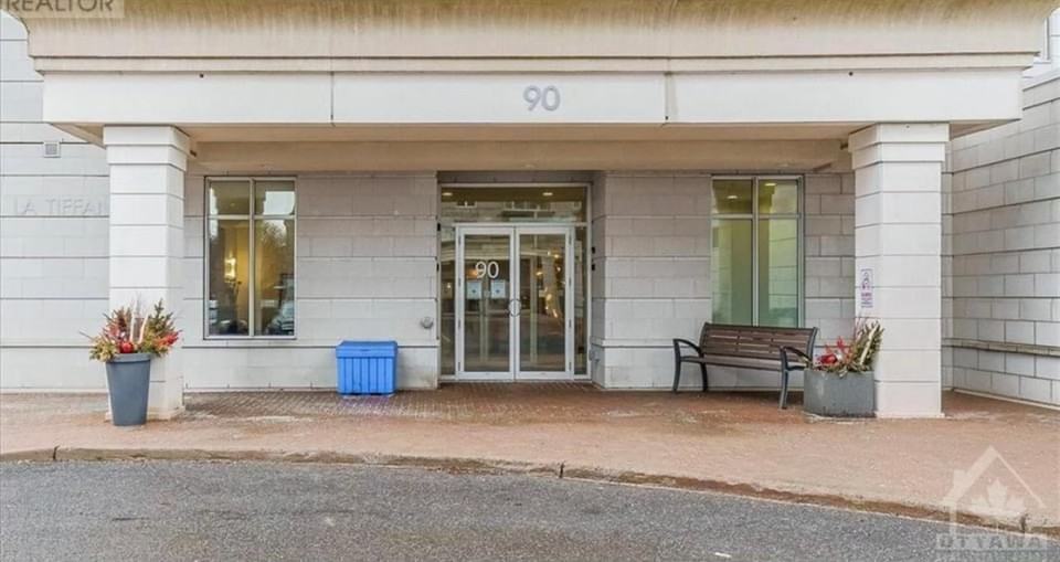 90 Landry St - Photo 2 of 9