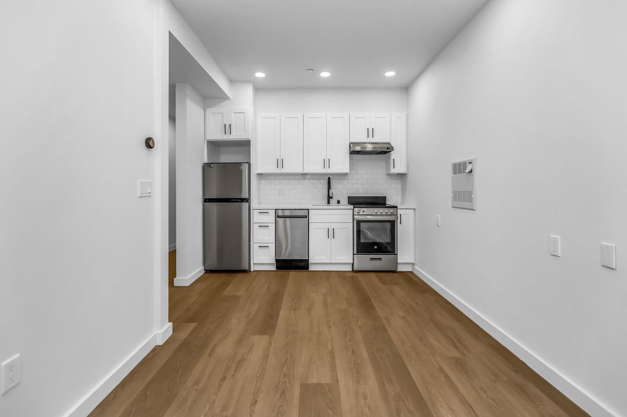 181 Bartlett - Photo 6 of 16