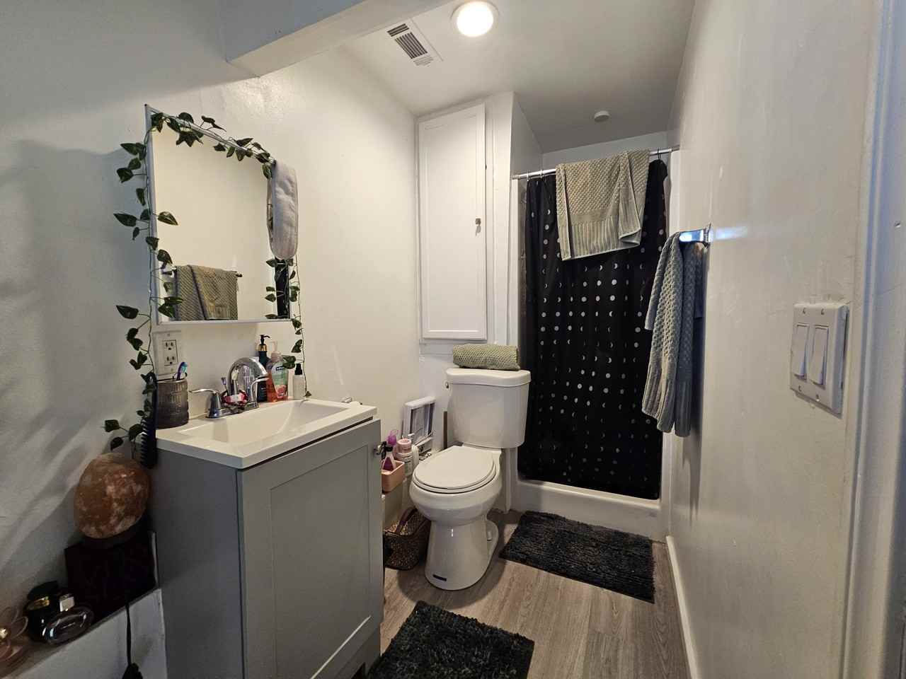 6253 Canby Avenue - Photo 4 of 14