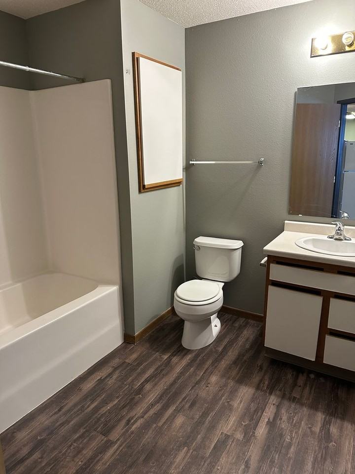 Brandy Center Apartments - Photo 7 of 15