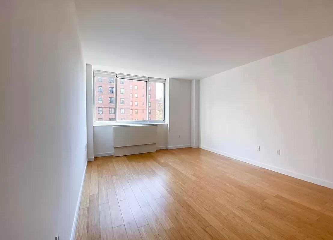 E 2nd St #2H - Photo 2 of 8