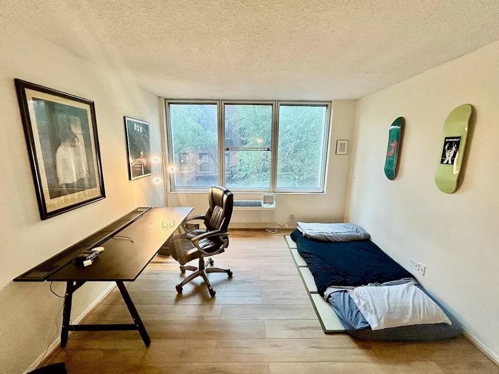 E 72nd St #3A - Photo 4 of 12