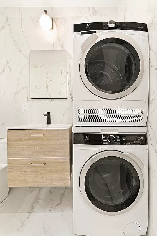 Thompson St #2E - Photo 5 of 6