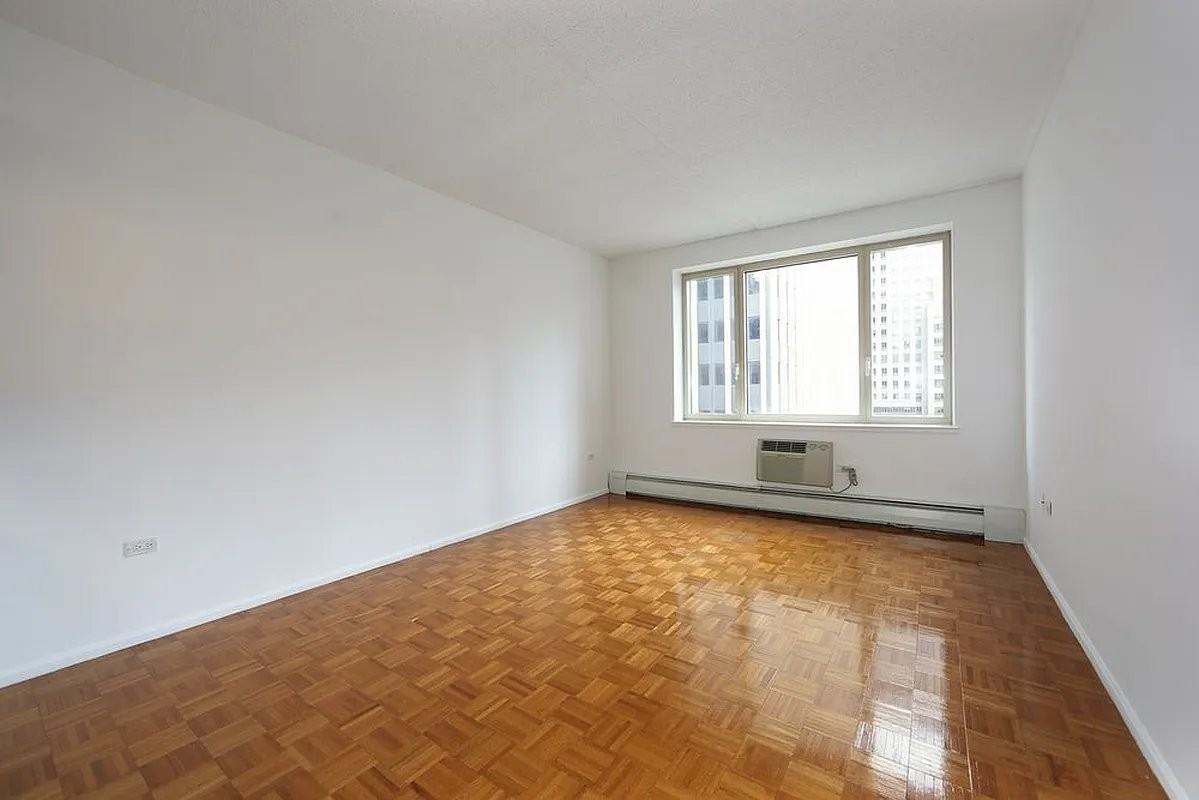 Worth St #1413 - Photo 4 of 10