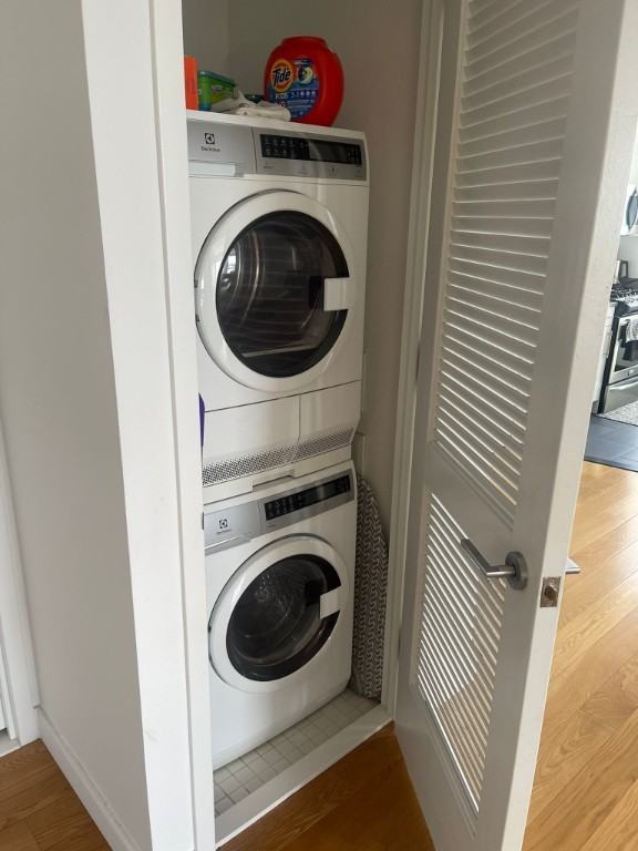 W 57th St #1807 - Photo 5 of 20