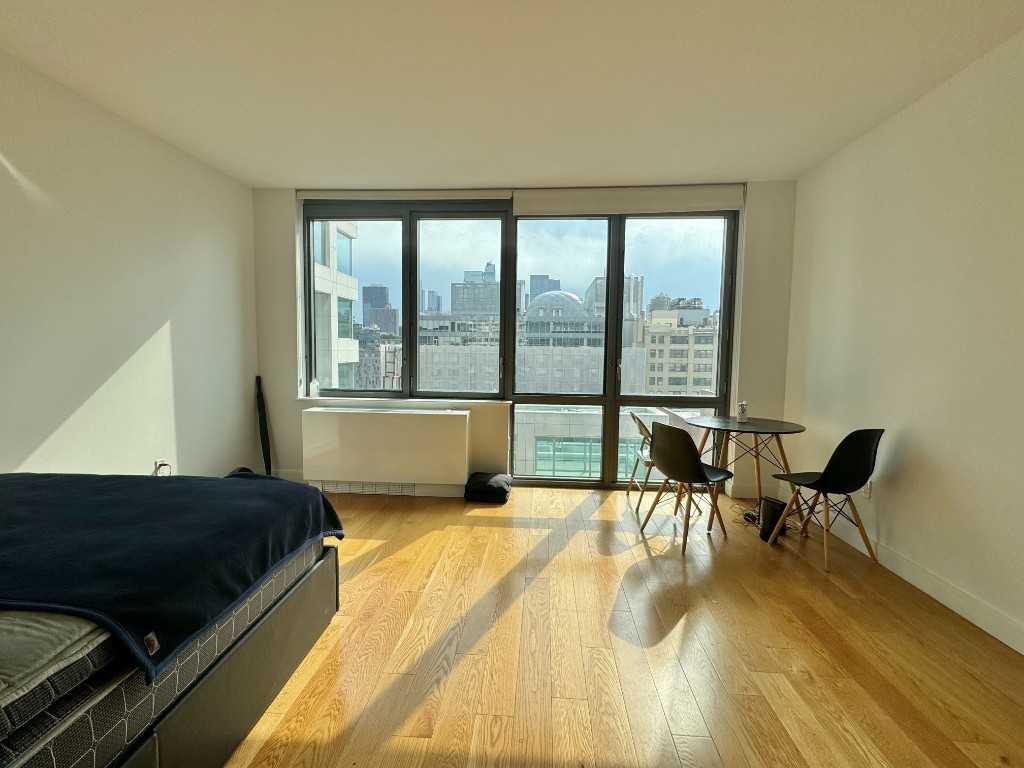 W 57th St #2118 - Photo 2 of 13