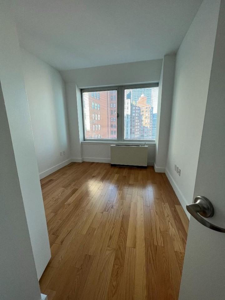 Water St #1613 - Photo 5 of 11