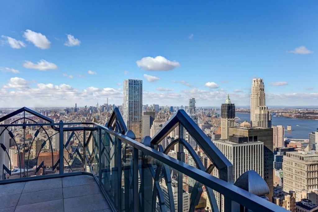 Pine St #2306 - Photo 6 of 10