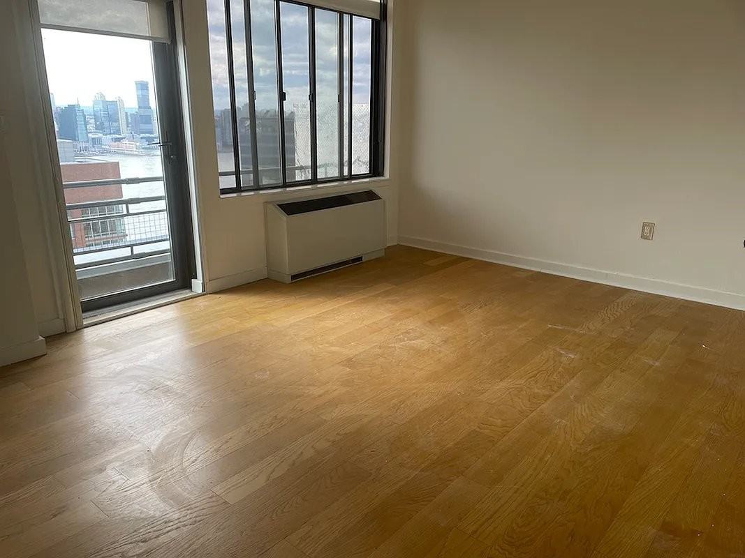 West St #19T - Photo 4 of 14