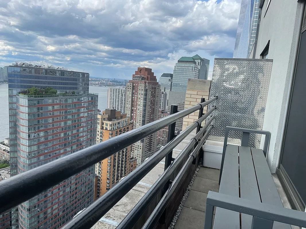 West St #19T - Photo 5 of 14