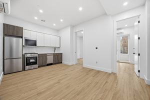 featured image of 379 Hawthorne St #1B