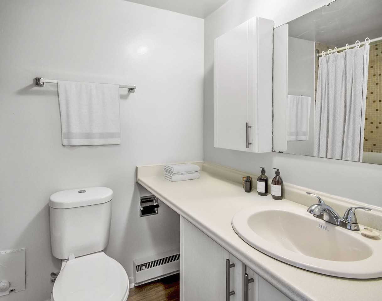 Riverside Towers - Photo 5 of 9