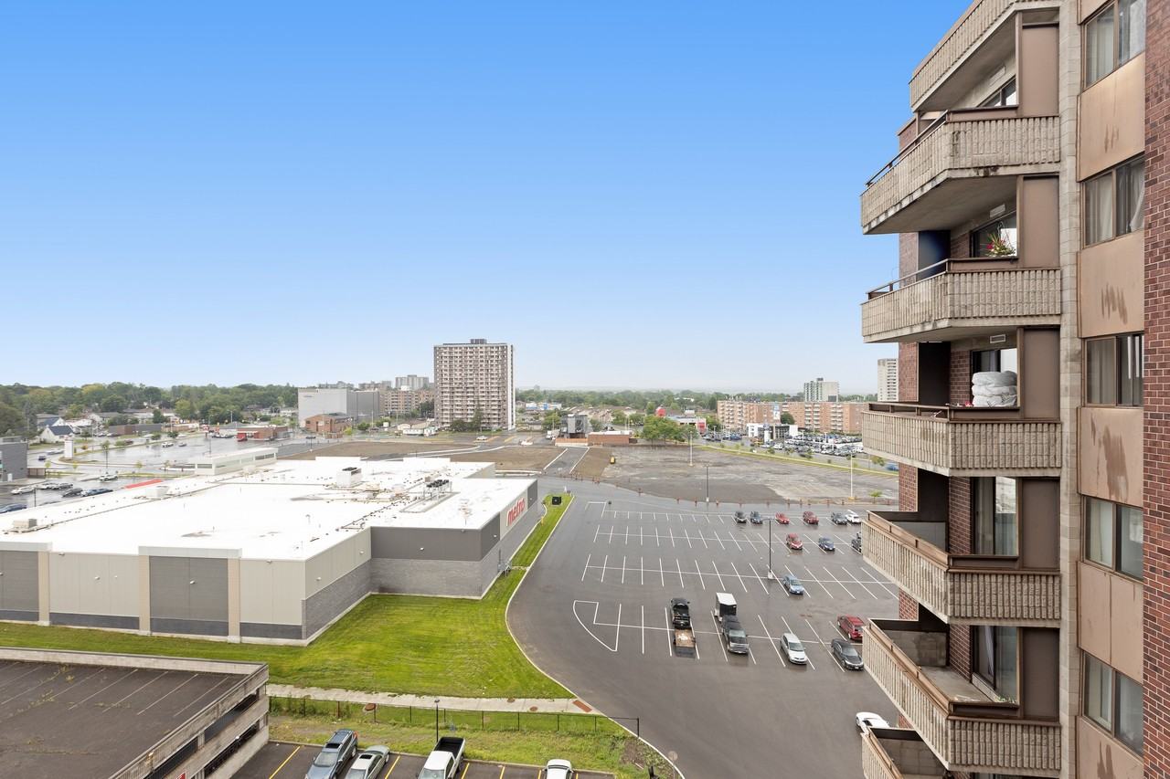 Lincoln Park Tower - Photo 4 of 28