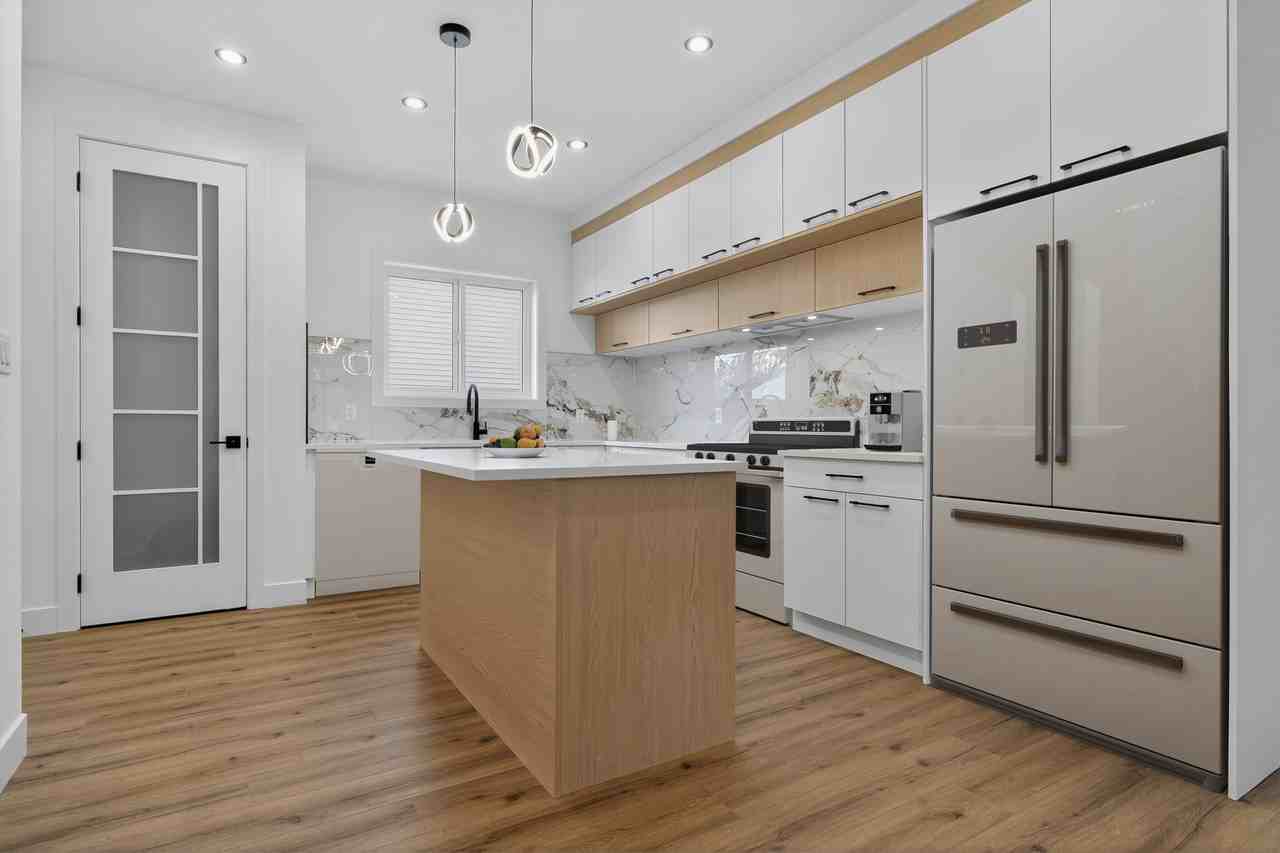 9232-9234 85th St Upper - Photo 2 of 18