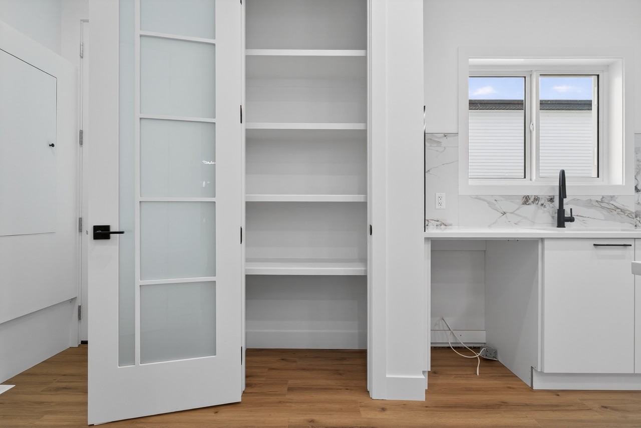 9232-9234 85th St Upper - Photo 5 of 18