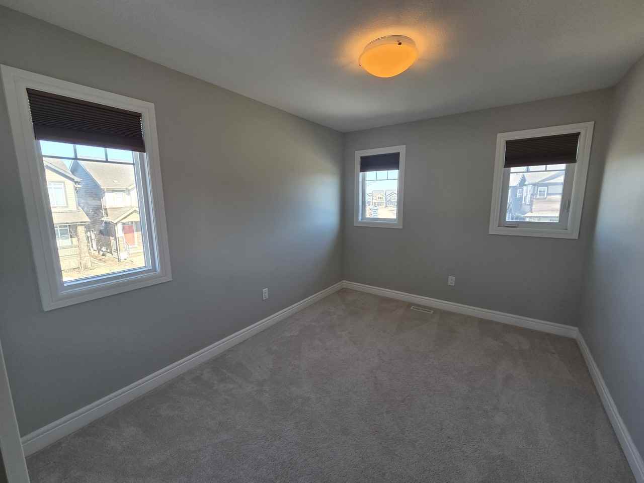 5704 Hawthorn Common - Photo 3 of 24