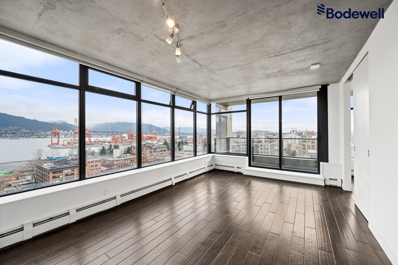 Woodwards - W32 - Photo 2 of 16