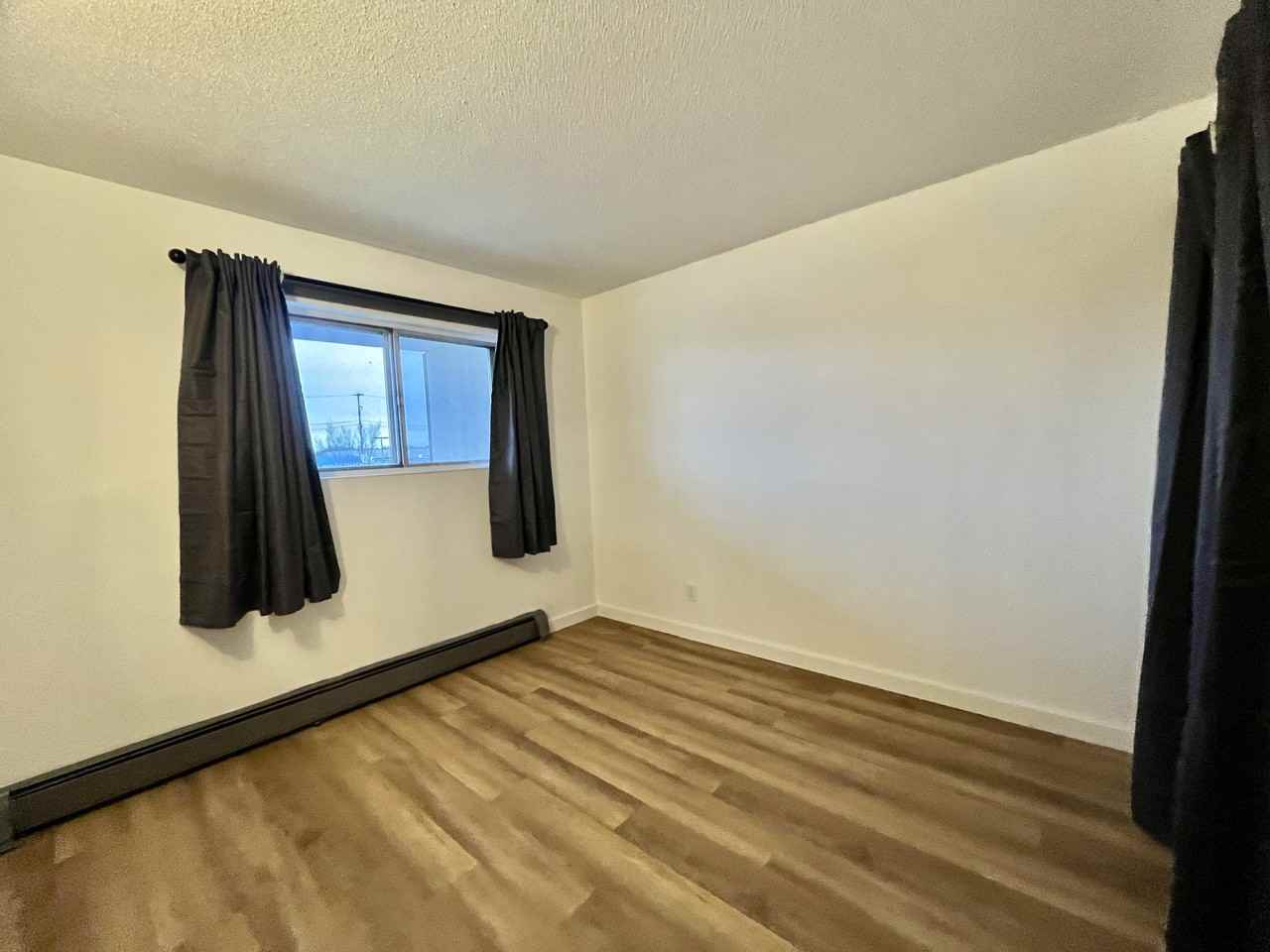 12708 90 St Nw - Photo 7 of 9