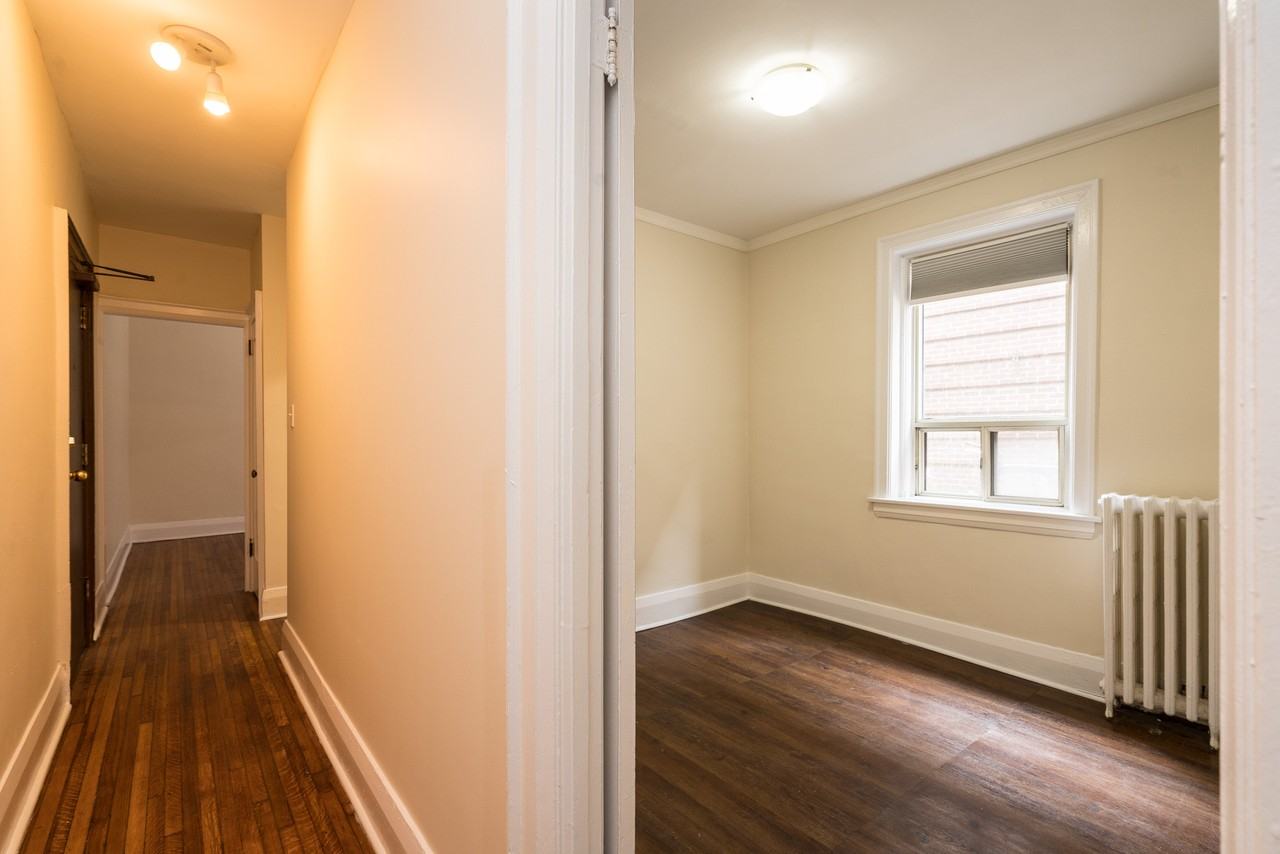 1 Claude Avenue - Photo 3 of 12