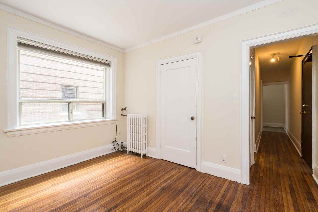 1 Claude Avenue - Photo 4 of 12