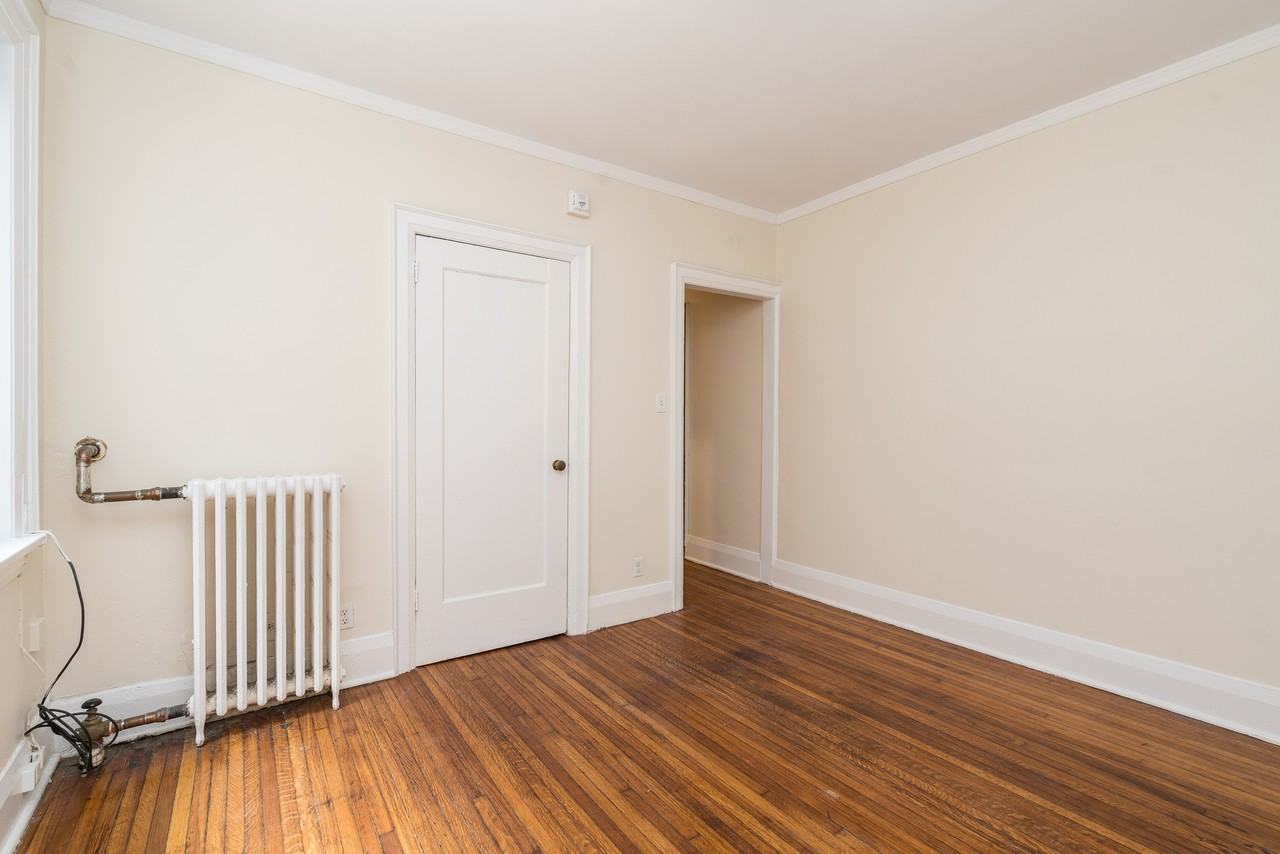 1 Claude Avenue - Photo 5 of 12