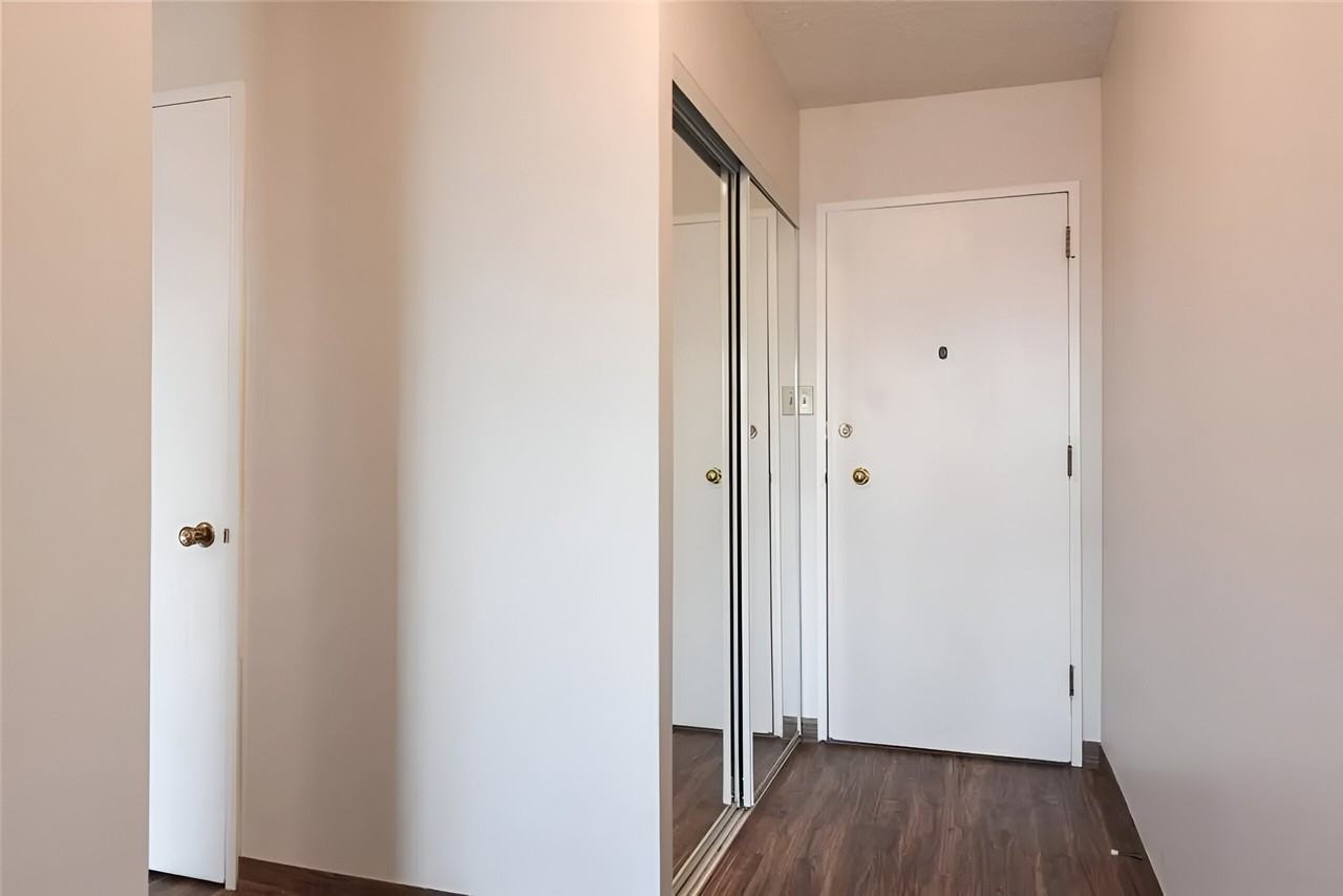 Kingsway Lofts & Apartments - Photo 2 of 23