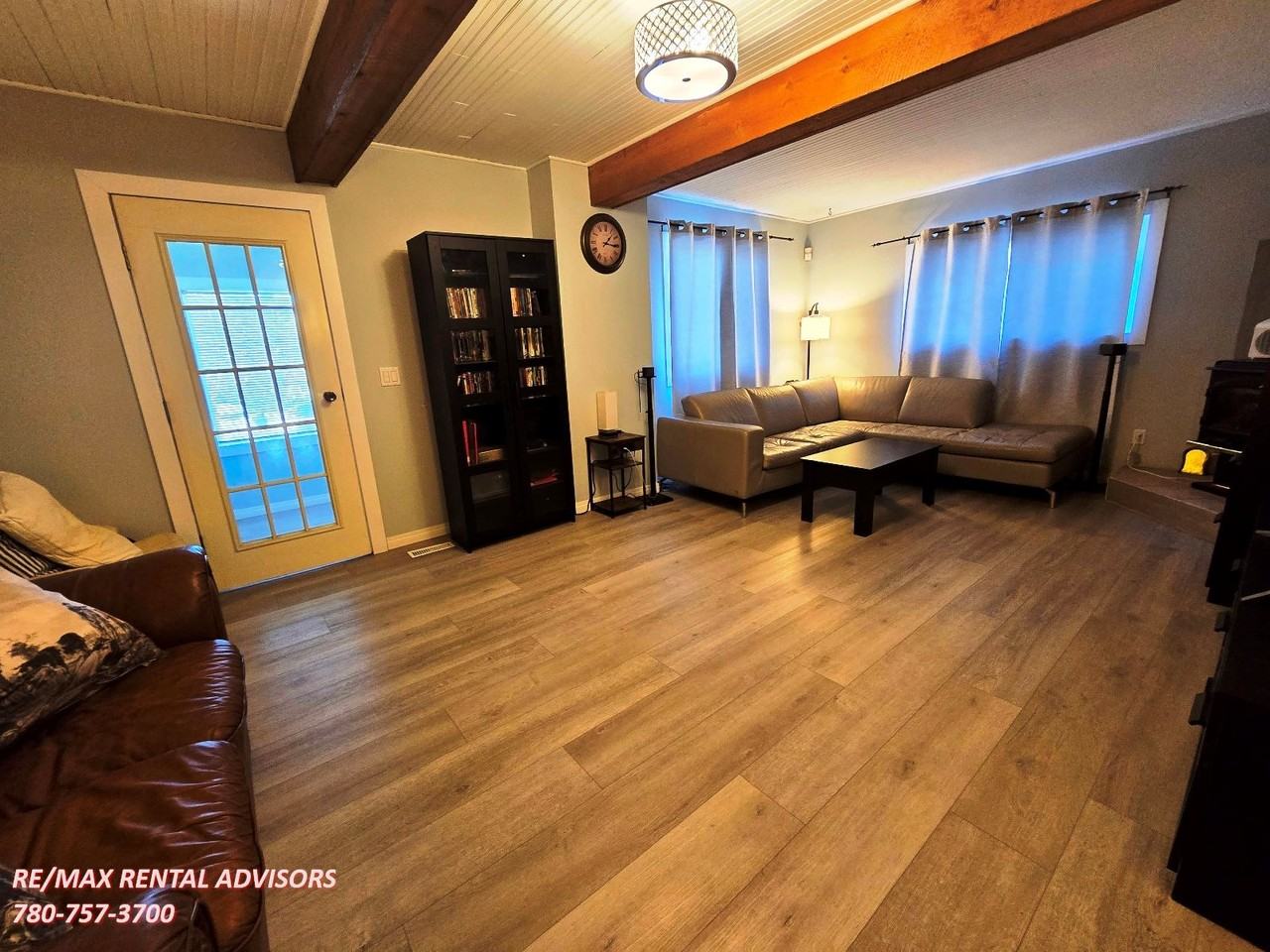 11820 65 Street Northwest - Photo 4 of 17