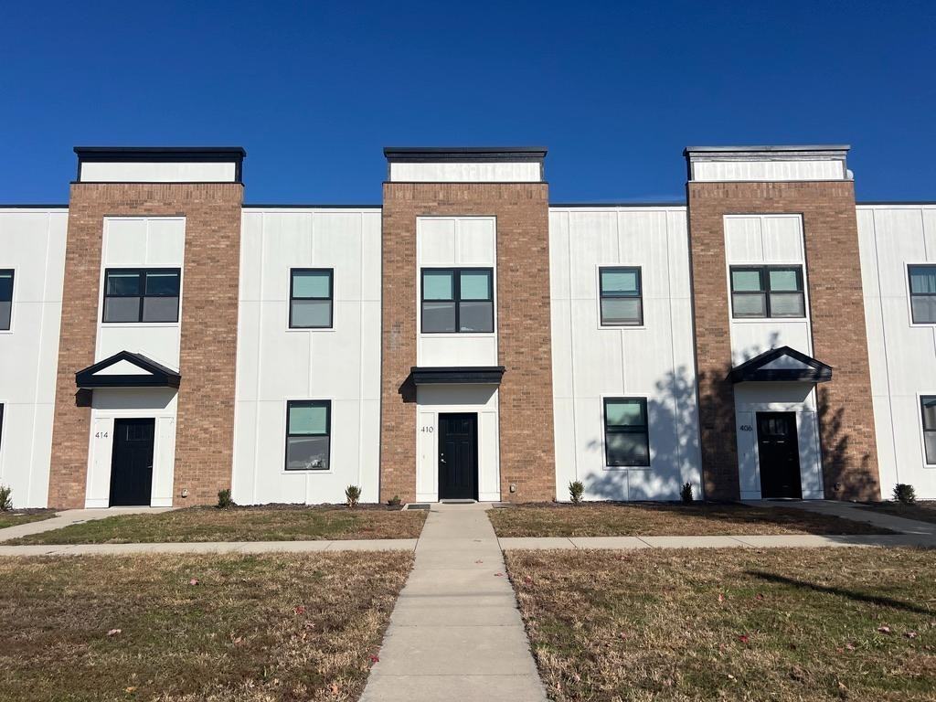 Willow Creek Townhomes - Photo 2 of 9