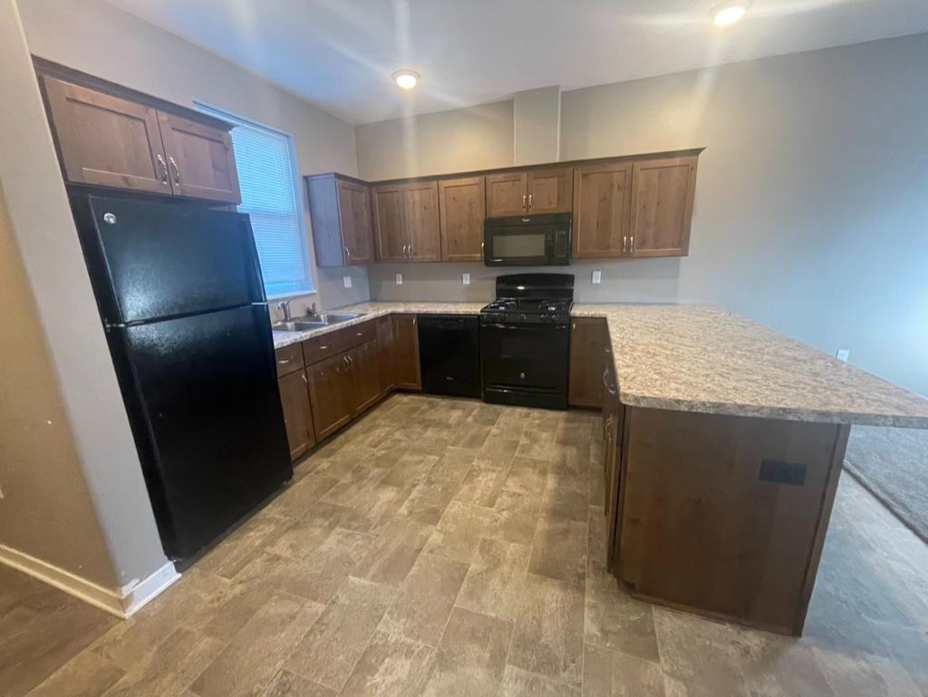 Willow Creek Townhomes - Photo 3 of 9