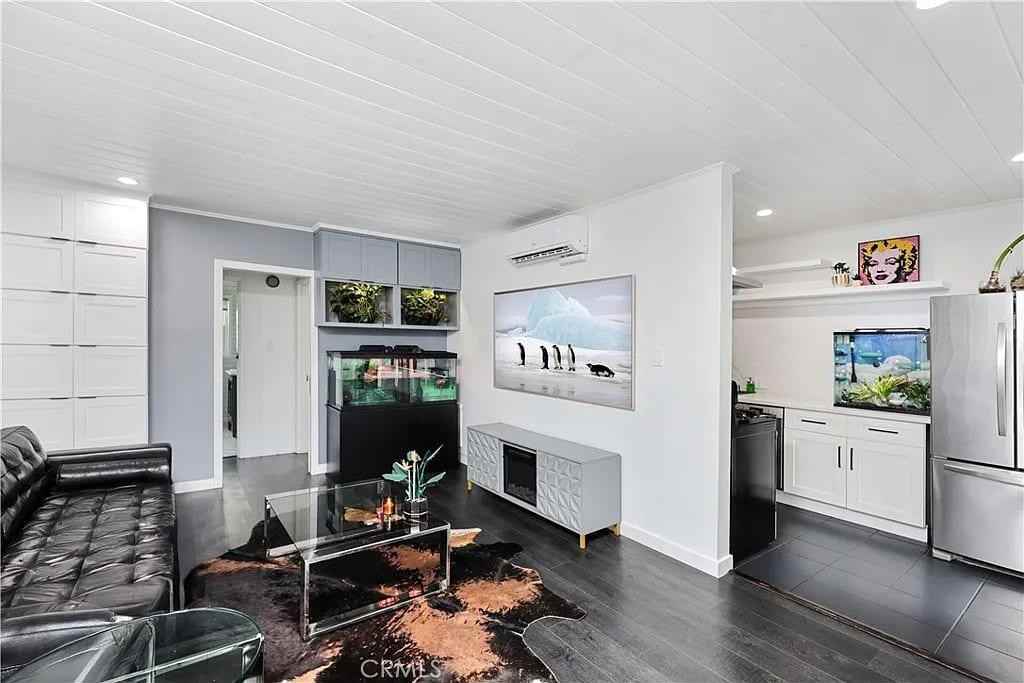 930 Peach Ave - Photo 5 of 10